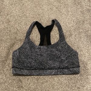 Lululemon sports bra